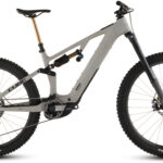 Bicicleta Eléctrica MTB Cube AMS Hybrid ONE77 C:62 SUPER TM 600X 2026 – Reedbeigegrit'n'Orange